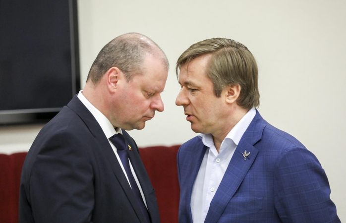 Saulius Skvernelis (kairėje) ir Ramūnas Karbauskis