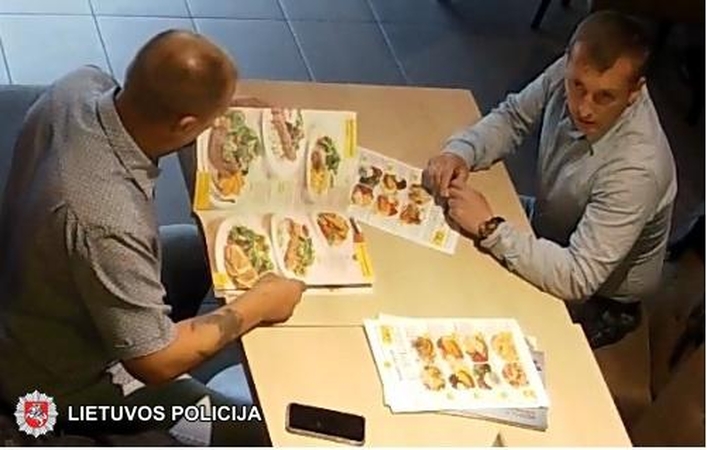 Vilniaus policija prašo pagalbos: gal atpažįstate vagyste įtariamus vyrus?