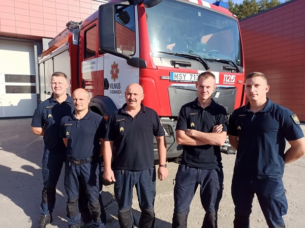 Žvejį išgelbėję ugniagesiai gelbėtojai