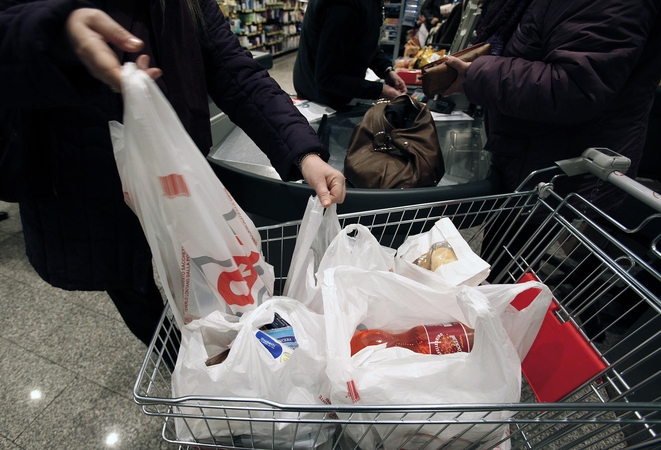 Pokyčiai Latvijoje: uždraudžiami nemokami plastikiniai maišeliai