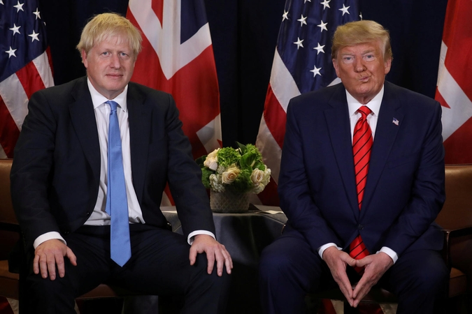 D. Trumpas Kalėdas švęs savo golfo klube Floridoje, B. Johnsonas – Karibų saloje