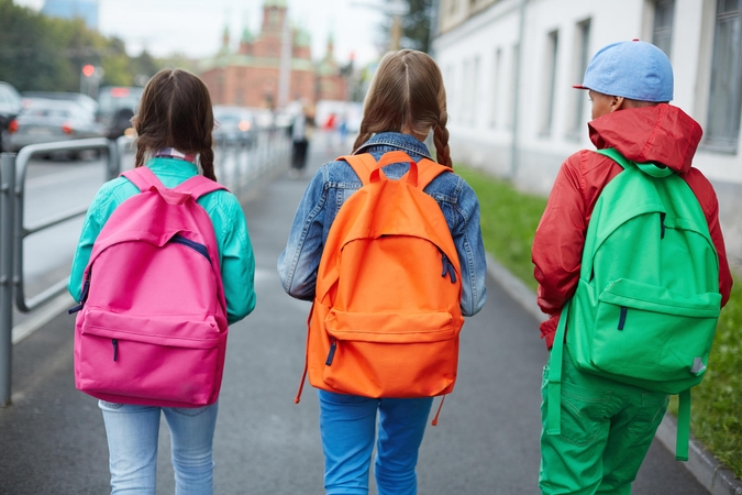 Prieš perkant mokyklinę kuprinę – kineziterapeutės patarimai, ką būtina žinoti