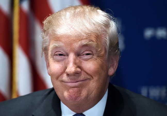 D. Trumpas apie šnipinėjimą: neprieštarautų žinioms apie priešininkus rinkimuose