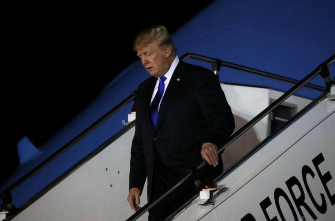 D. Trumpas tviteryje pažėrė naują priekaištų tiradą JAV sąjungininkėms