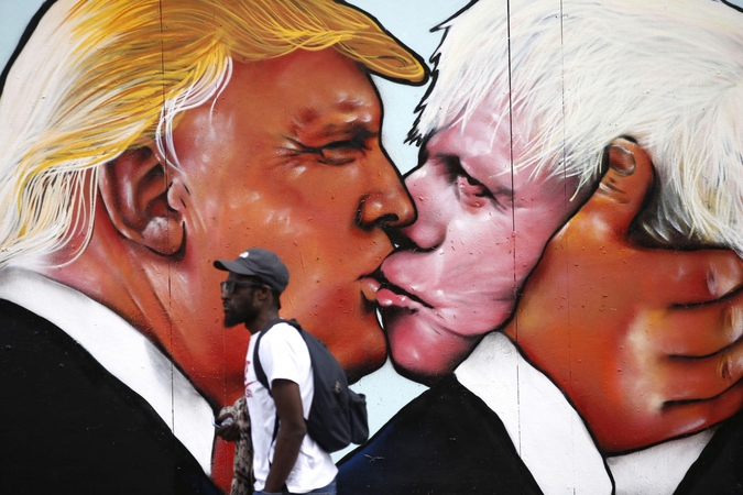 D. Trumpas atsistatydinusį britų užsienio reikalų sekretorių vadina draugu