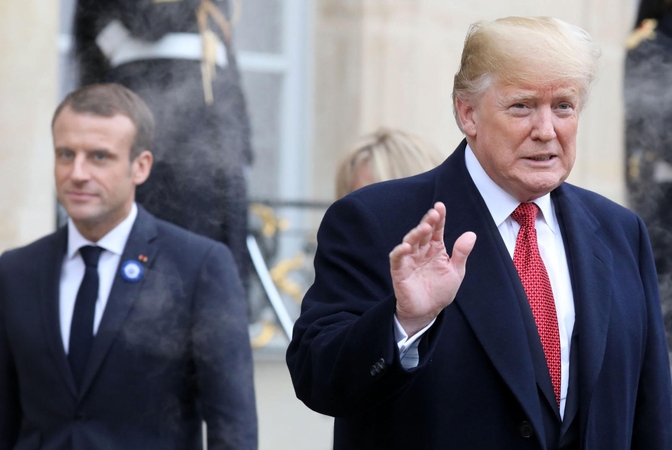 D. Trumpas sukritikavo E. Macroną dėl raginimų kurti Europos armiją ir mažų reitingų