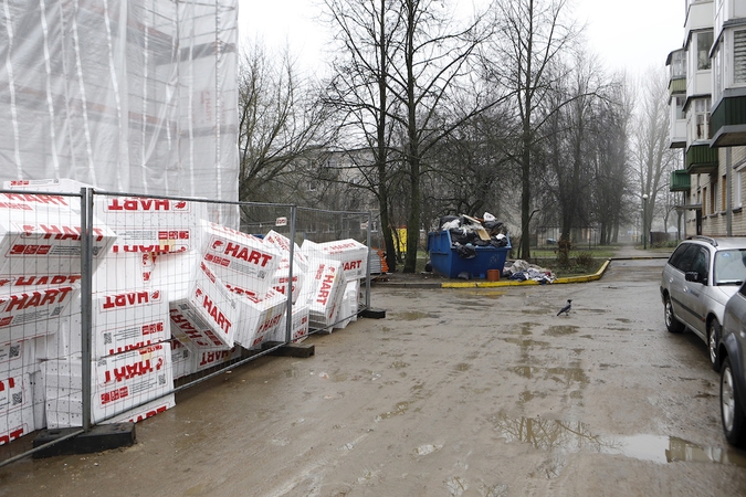 Uostamiesčio daugiabučių namų renovuotojai vėl kenčia nuo vandalų: nusiaubtas vilkikas