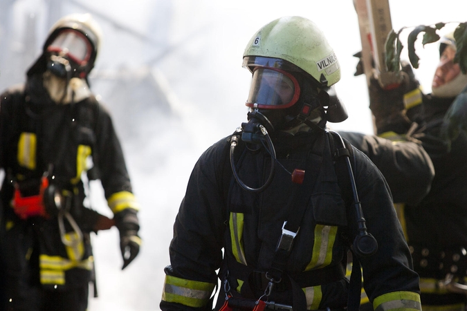 Incidentas Šilalėje: uždūmintas pastato rūsys