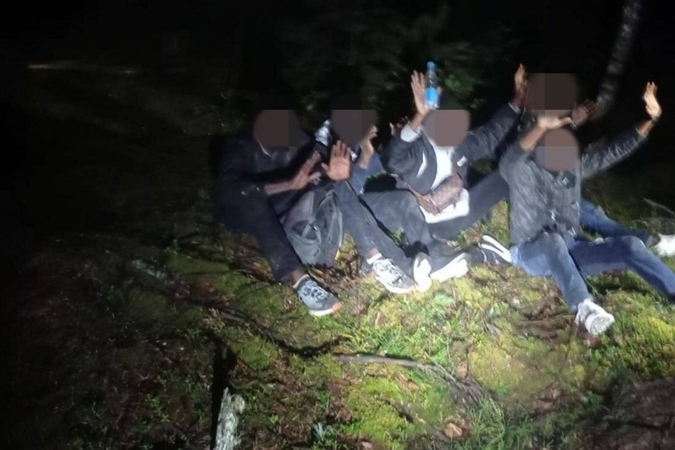 Pasienyje su Baltarusija apgręžta apie 10 neteisėtų migrantų, du įleisti į Lietuvą