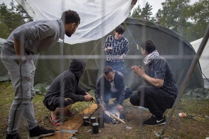 Migrantai bėga iš stovyklų: iki šiol paspruko 700 nelegalų, negrąžinta – daugiau nei 500