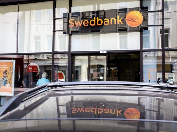 Atsistatydino „Swedbank“ grupės tarybos pirmininkas L. Idermarkas