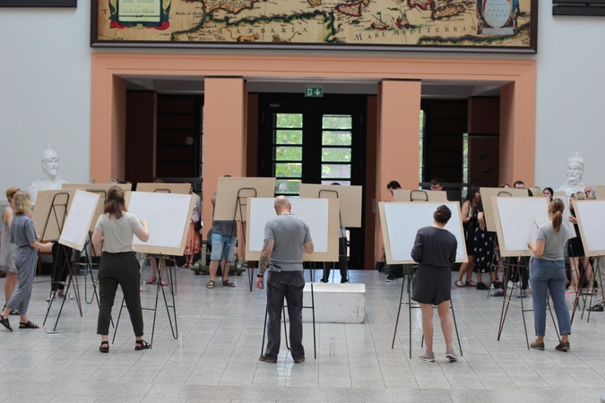Meno pilna vasara: Karo muziejuje startavo 12-oji Kauno bienalė