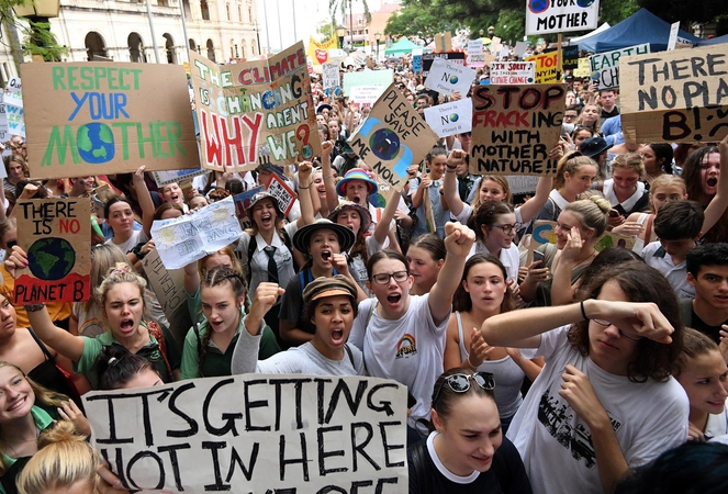 „Atsarginės planetos nėra“: prasideda pasaulinė jaunimo demonstracija už klimatą