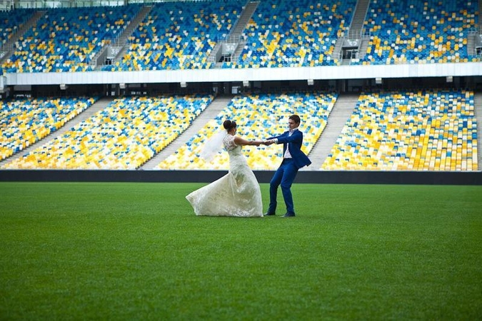 Leido tuoktis stadione