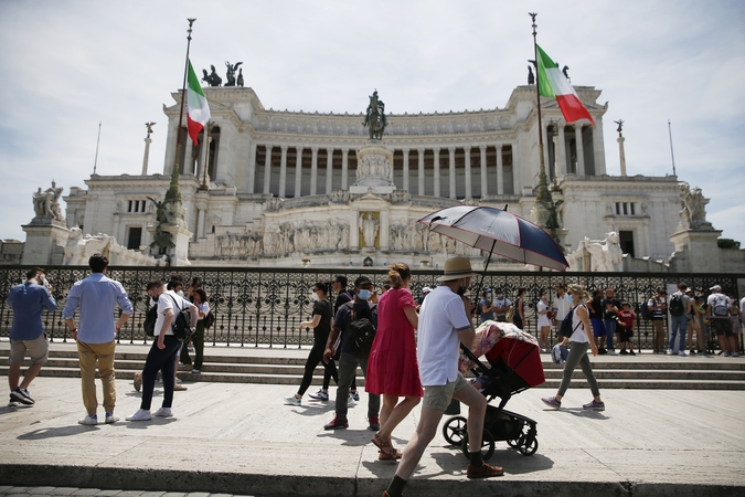 Italijoje nuo pirmadienio neliks komendanto valandos