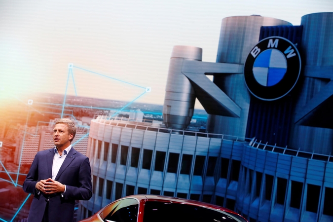 Dėl gaisrų rizikos BMW padidino atšaukiamų automobilių skaičių iki 232 tūkst.