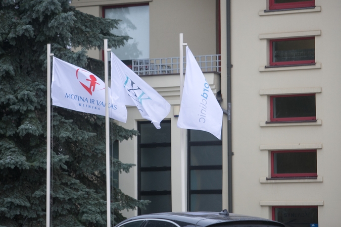 Dėl skolų už grožio operacijas aiškinsis teisme