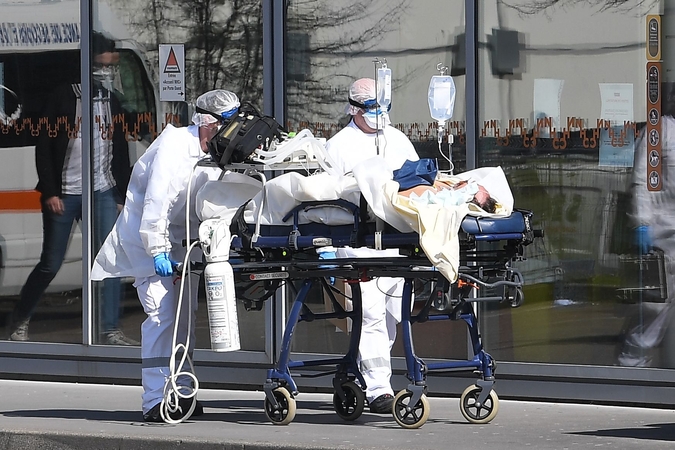 Mirčių nuo koronaviruso skaičius pasaulyje viršijo 600 tūkst.