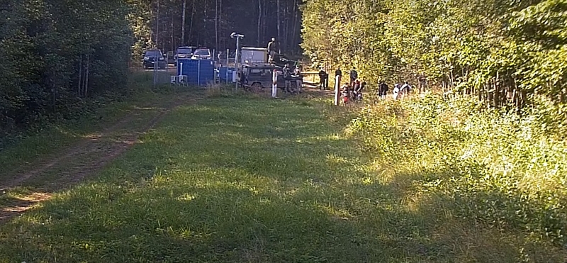 VSAT apie Baltarusijos kuriamas melagienas: „nualpusi“ migrantė staiga atsistojo ir nuėjo