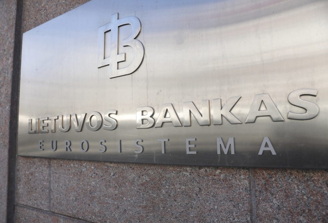LB: einamosios sąskaitos balanso perviršis sudarė 302,1 mln. eurų