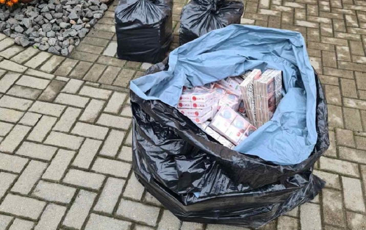 Kratos metu moters namuose rastos kontrabandinės cigaretės: gresia dideli nemalonumai