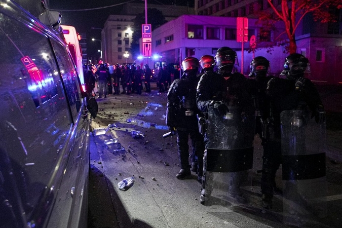 Įtarimai dėl riaušių prie Seimo organizavimo pareikšti dar penkiems asmenims, iš viso – 38