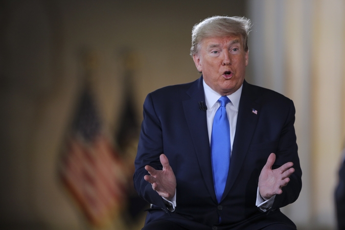D. Trumpas gina agresyvų savo elgesį žiniasklaidos atžvilgiu