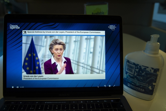 U. von der Leyen ragina JAV padėti suvaldyti įtakingus didžiuosius socialinius tinklus