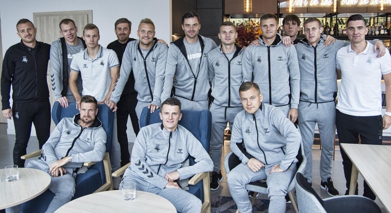 Rokiruotė Lietuvos futbolo rinktinėje: vartininką E. Zubą keičia D. Bartkus