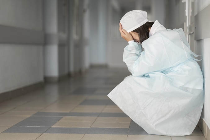 Ligoninėse dėl COVID-19 gydomi 676 žmonės, 57 iš jų – reanimacijoje