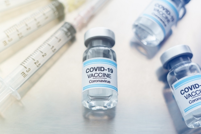 COVID-19 vakcina: „šeštosios dozės“ kaupti negalima, ji naikinama nustatyta tvarka