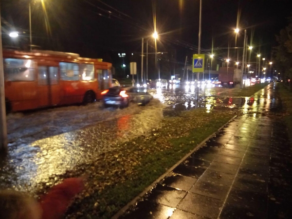 Potvynio neišvengė ir Kaunas: apsėmė gatves