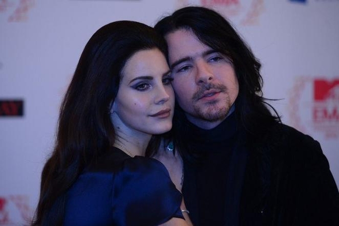 Lana Del Rey su sužadėtiniu