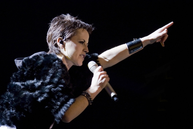 Grupės „The Cranberries“ dainininkė sulaikyta oro uoste