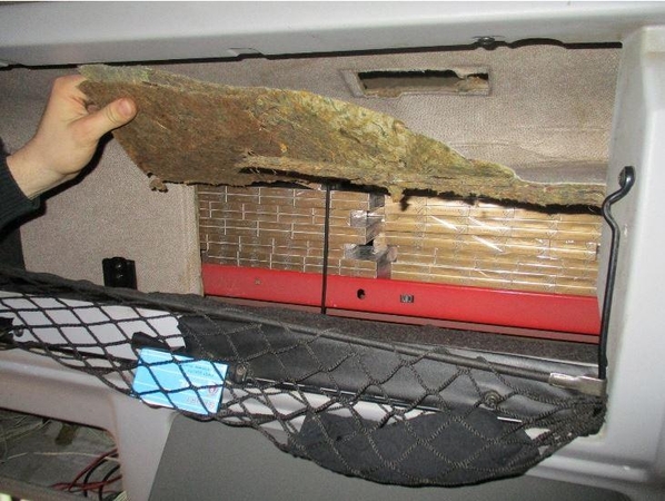 Paslėptos kontrabandos muitininkai ieškojo tol, kol rado