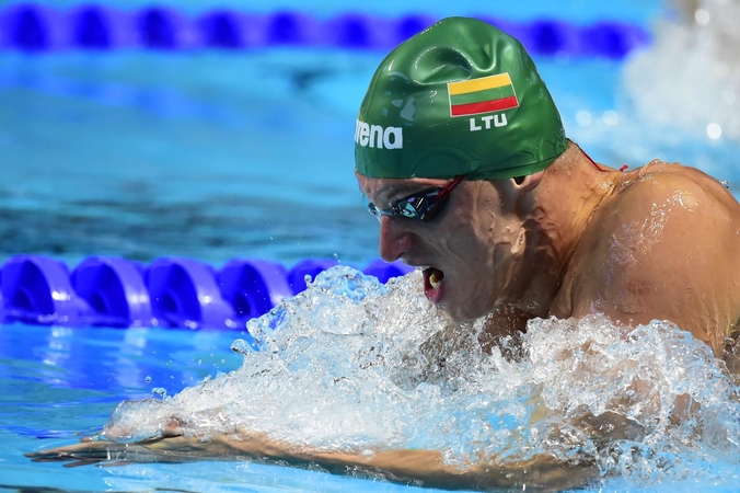G. Titenis plaukimo varžybų Švedije 100 m rungtyje krūtine finišavo penktas