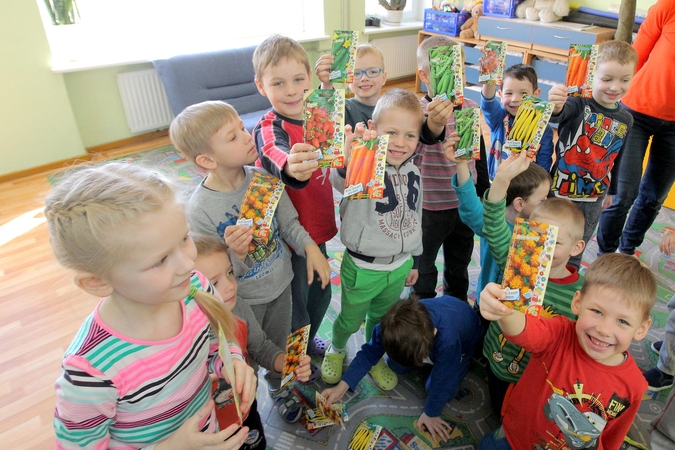 Vaikų darželyje mažieji laukia savo derliaus
