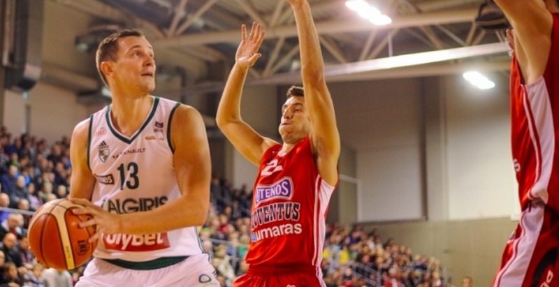 "Žalgirio" krepšininkai pavijo LKL lyderį