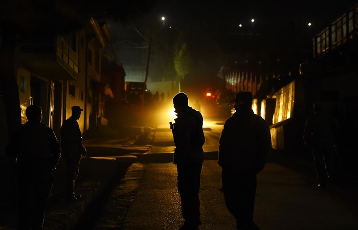 Kabule vieną kompleksą atakavę užpuolikai įsitraukė į susišaudymą su policija