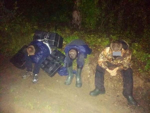 Lazdijų rajone sulaikyti keturi kontrabandą gabenę asmenys