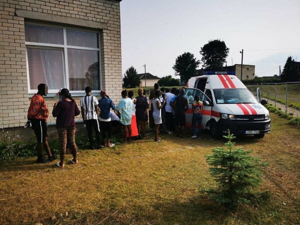Neteisėtų migrantų vaikai iš ligoninės tuoj bus grąžinti tėvams: atskleidė, kokia jų būklė