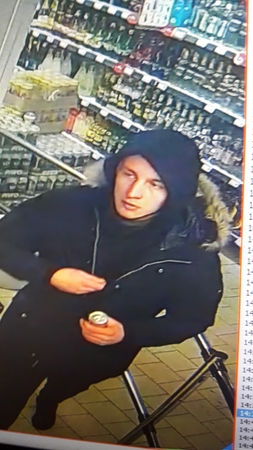 Kaune įžūliai apvogtas senyvo amžiaus vyras (policija prašo pagalbos)