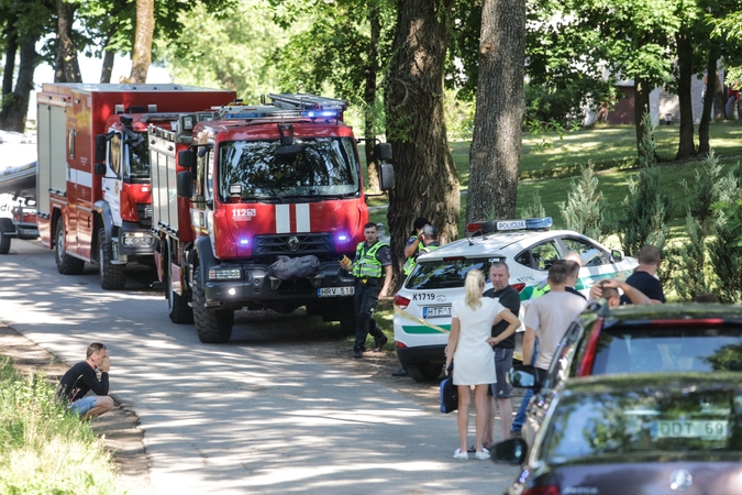 Tragedija Jonavoje: tvenkinyje prie Joninių slėnio nuskendo 18-metis