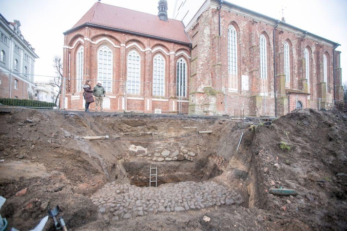 Šalia Šv. Jurgio Kankinio bažnyčios – netikėti radiniai