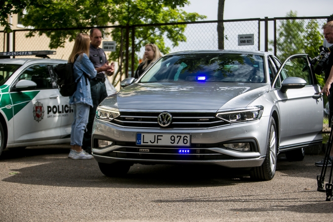 Kaune greičio mėgėjus tramdys naujas nežymėtas policijos automobilis (vaizdo įrašas)