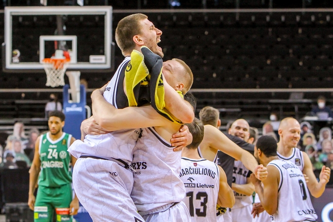 „Rytas“ po trejų metų pertraukos palaužė „Žalgirį“