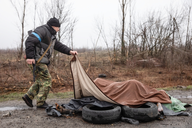 Karas: Kyjivo regione rasta 410 civilių kūnų, NATO vadovas – tokių baisybių Europa seniai nematė