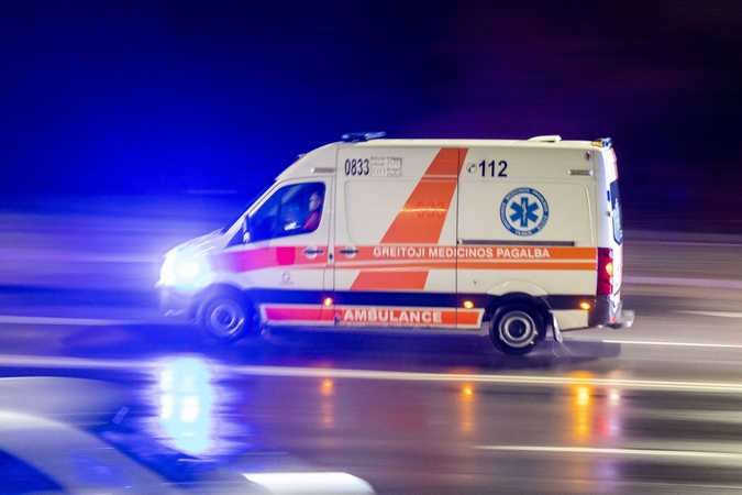 Šiauliuose žuvo atbuline eiga važiavusio mikroautobuso partrenkta senolė