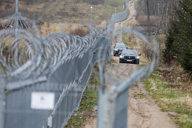 Pasienyje su Baltarusija praėjusią parą migrantų neapgręžta