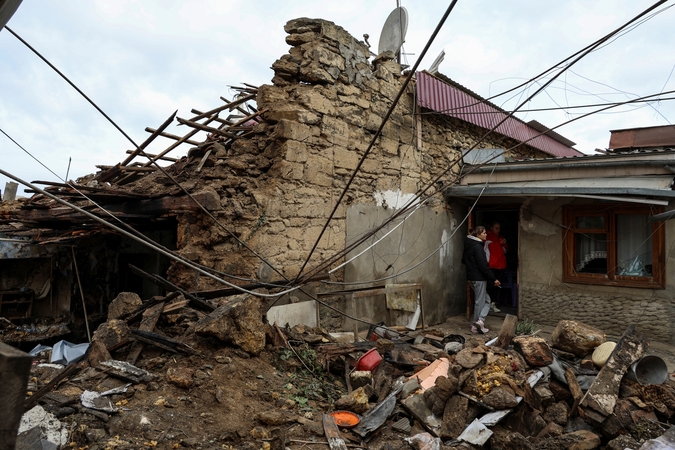 JK žada 245 mln. svarų Ukrainos artilerijos amunicijos atsargoms didinti